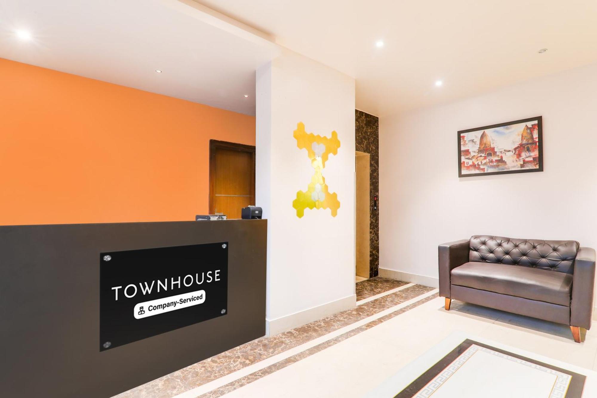 Super Townhouse Viraj Khand Formerly Veridian Inn Chinhat Екстер'єр фото