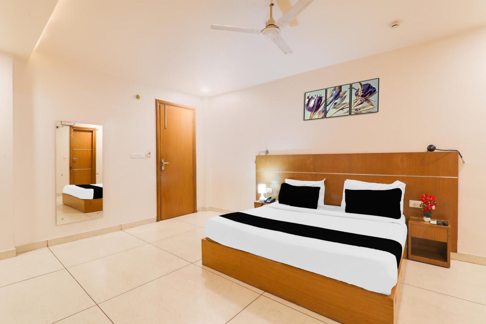 Super Townhouse Viraj Khand Formerly Veridian Inn Chinhat Екстер'єр фото