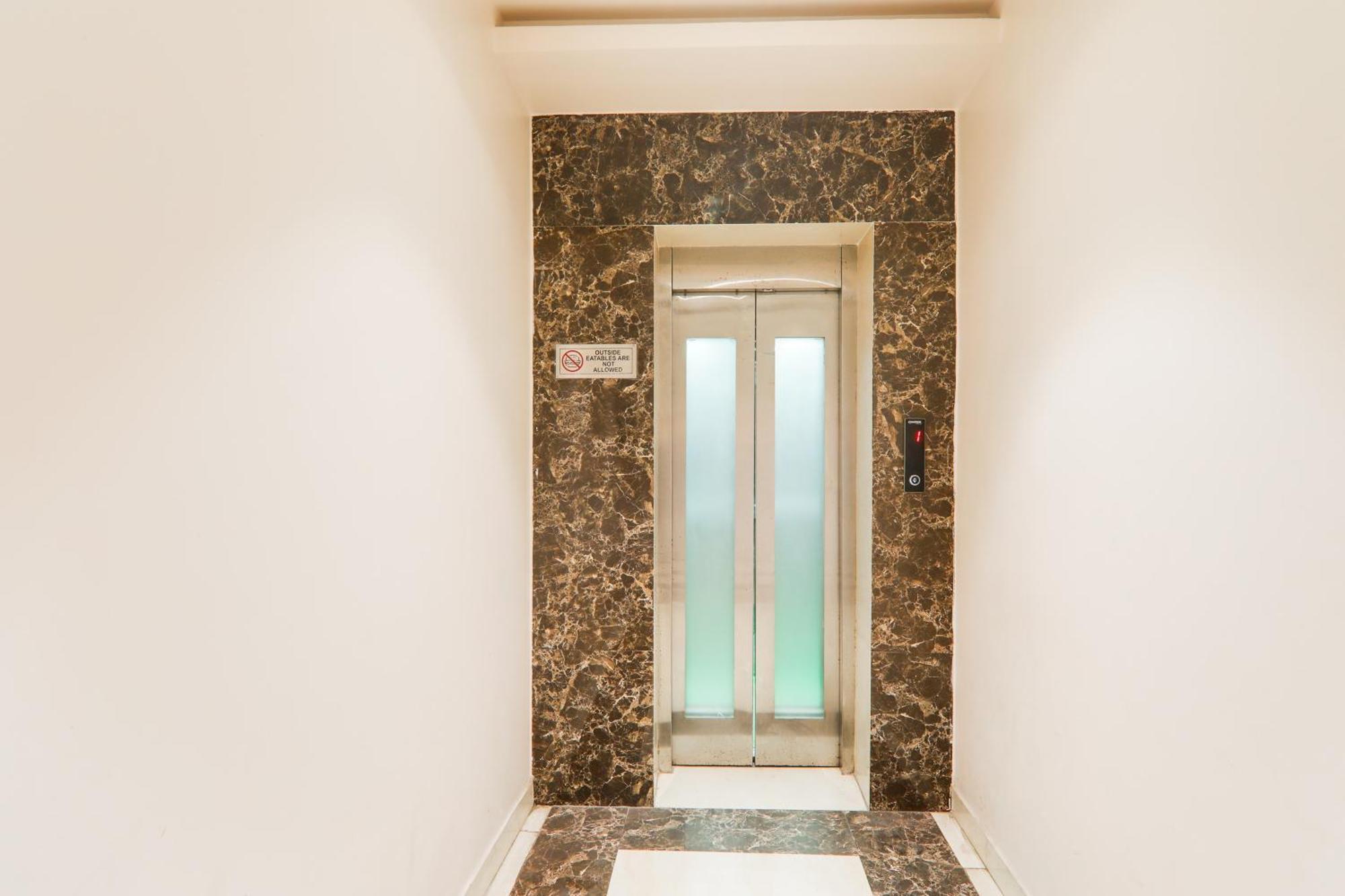 Super Townhouse Viraj Khand Formerly Veridian Inn Chinhat Екстер'єр фото