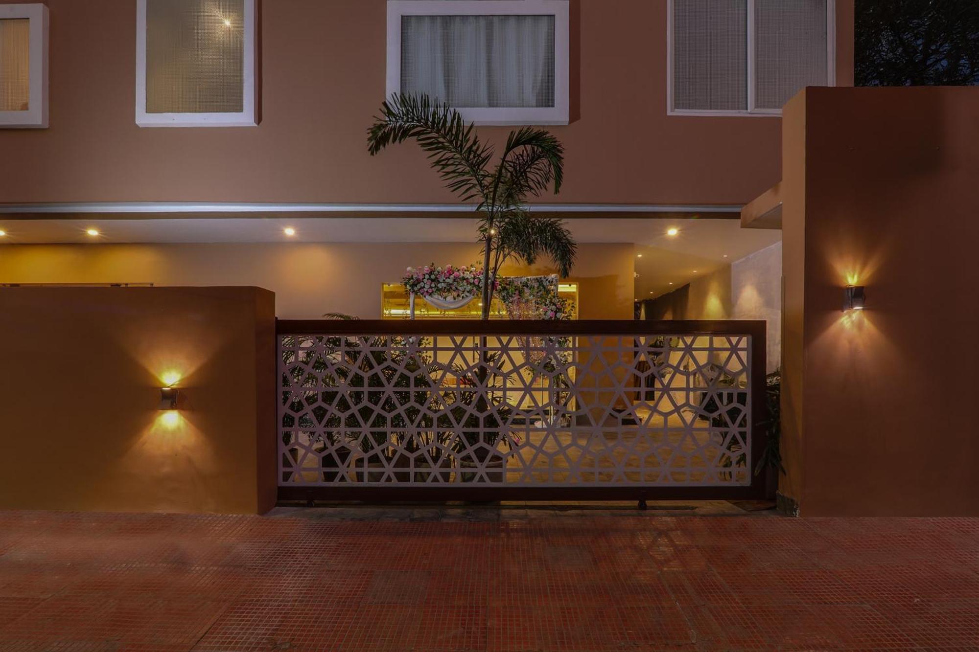 Super Townhouse Viraj Khand Formerly Veridian Inn Chinhat Екстер'єр фото