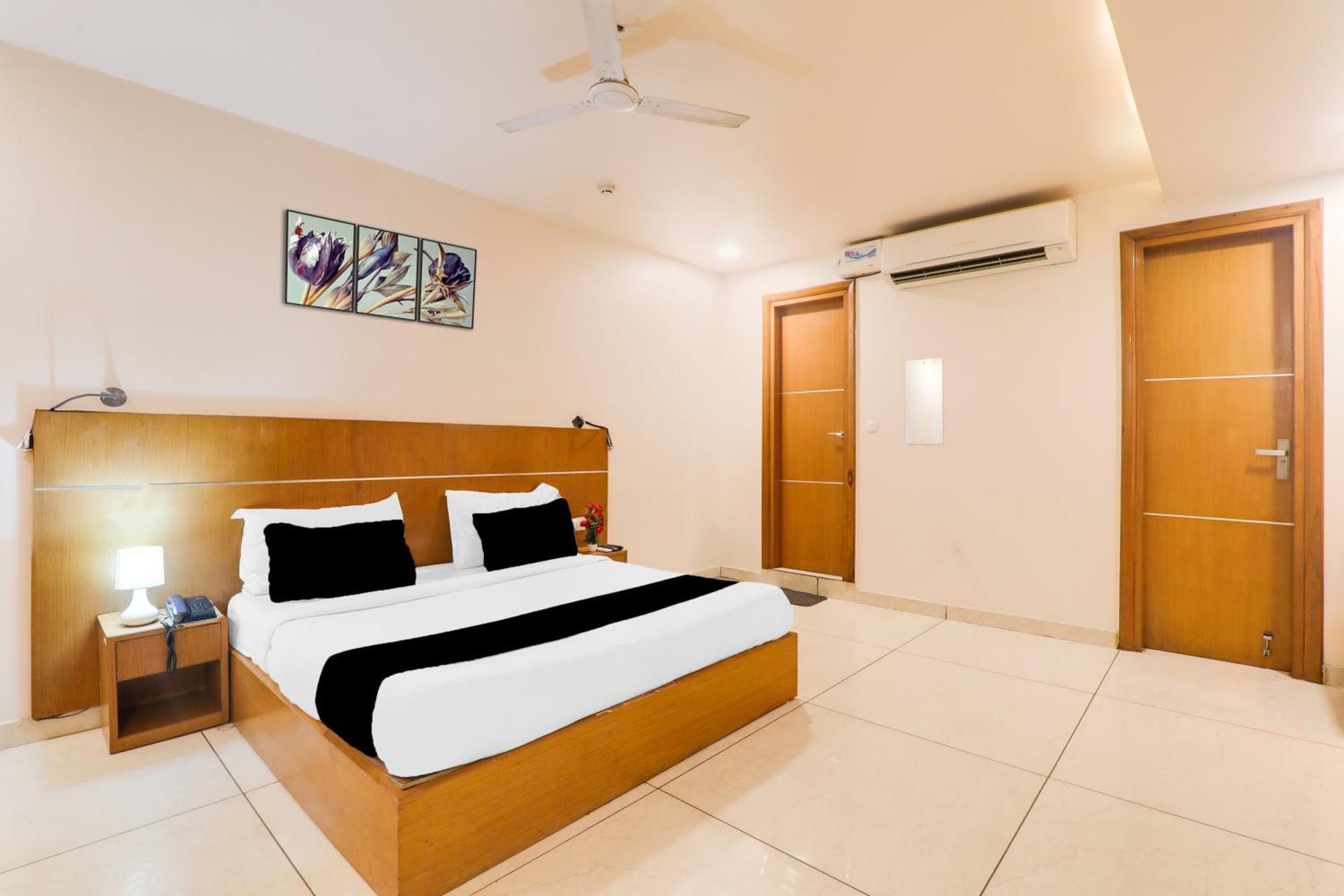 Super Townhouse Viraj Khand Formerly Veridian Inn Chinhat Екстер'єр фото