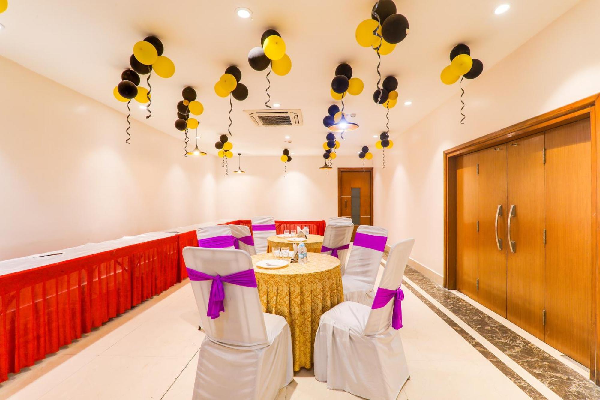 Super Townhouse Viraj Khand Formerly Veridian Inn Chinhat Екстер'єр фото